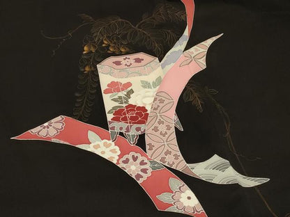 平和屋着物＃羽織　貝桶鬘帯花文　黒地　金彩　正絹　逸品　CABD7922in
