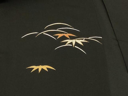 平和屋着物＃羽織　駒刺繍　貝桶草花文　黒地　金彩　正絹　逸品　CABD7929in