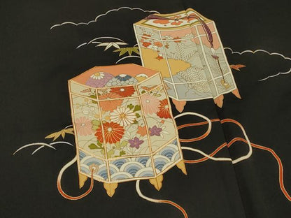 平和屋着物＃羽織　駒刺繍　貝桶草花文　黒地　金彩　正絹　逸品　CABD7929in