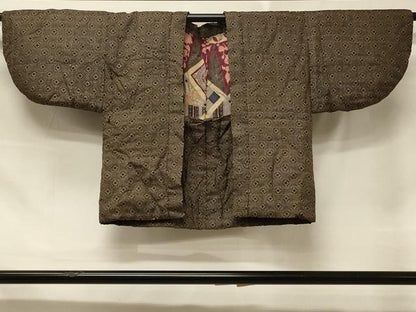 平和屋着物＃本場大島紬　道中着　ふき綿仕立て　格子花文　正絹　逸品　CABD7946in