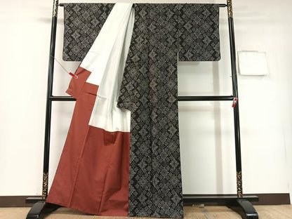 平和屋着物●上質な紬　花菱文　黒地　正絹　逸品　CABD8006vp
