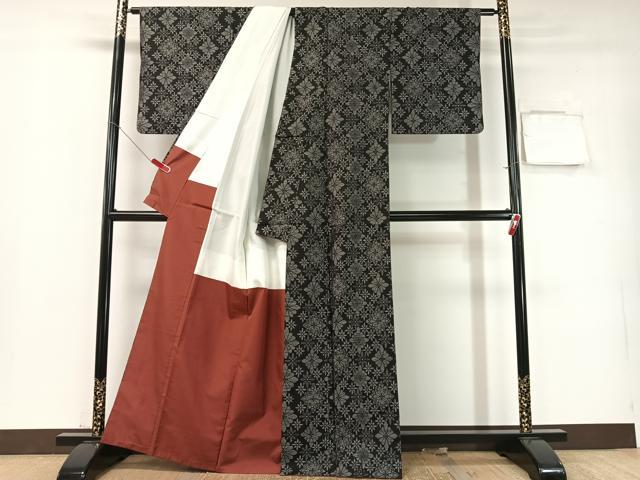 平和屋着物●上質な紬　花菱文　黒地　正絹　逸品　CABD8006vp