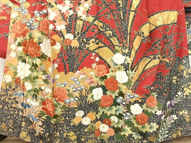 平和屋着物●豪華振袖　駒刺繍　草花文　たたき染め　金彩　正絹　逸品　CABD8011vp