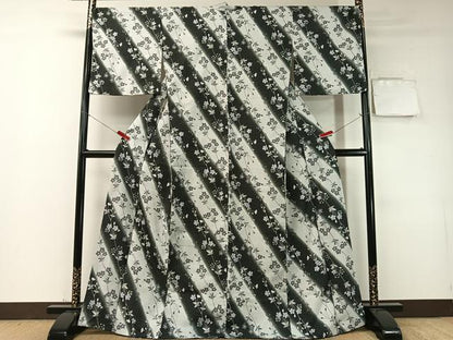 平和屋着物●小紋　枝垂れ桜　暈し染め　洗える着物　CABD8084vp