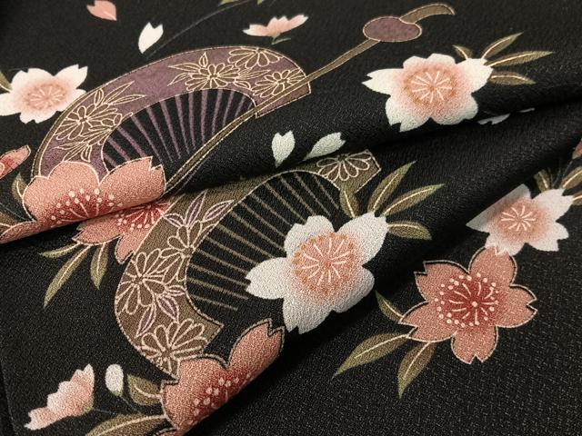 平和屋着物●小紋　簪　櫛　舞桜　黒地　洗える着物　CABD8124vp