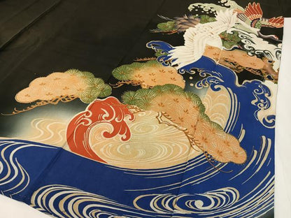平和屋着物●アンティーク　大正ロマン　黒留袖　刺繍　手描き　飛鶴浜松文　暈し染め　金彩　正絹　逸品　CABD8137vp