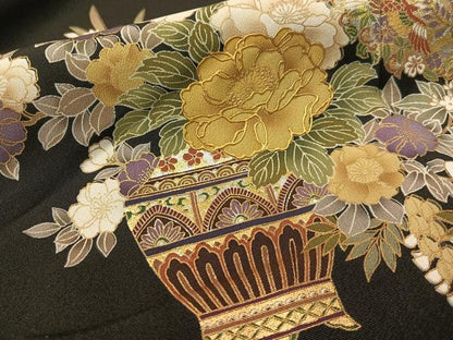 平和屋着物●豪華黒留袖　刺繍　正倉院鳳凰更紗　暈し染め　金彩　正絹　逸品　CABD8150vp