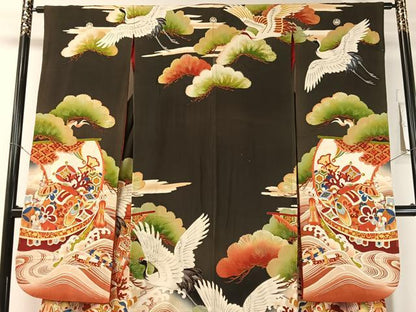 平和屋本店●アンティーク　大正ロマン　振袖　駒刺繍　飛鶴宝船浜松文　暈し染め　黒地　金彩　正絹　逸品　CABD8175vp