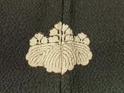 平和屋本店●アンティーク　大正ロマン　振袖　中国三大刺繍　相良刺繍　御所車飛鶴花松文　暈し染め　黒地　金糸　正絹　逸品　CABD8176vp