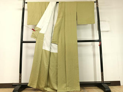 平和屋着物●上質な色無地　紋意匠　抹茶色　正絹　逸品　CABD8191vp