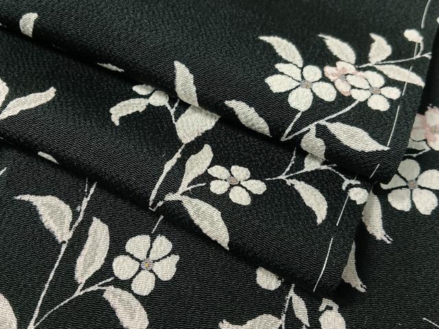 平和屋着物●上質な小紋　型染め　草花文　黒地　金彩　鬼しぼ縮緬　正絹　逸品　未使用　CABD8223vp