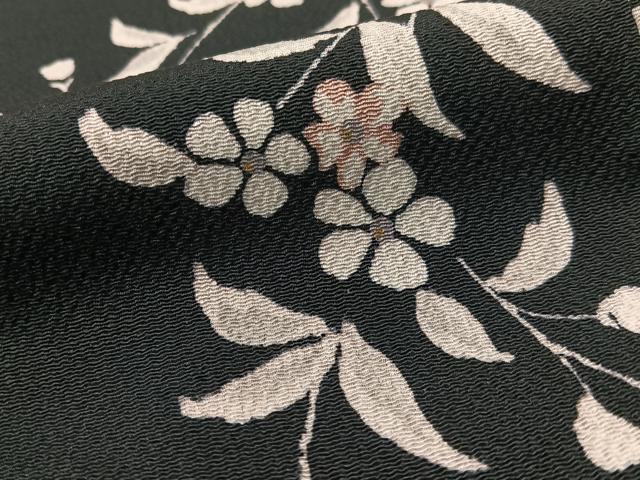 平和屋着物●上質な小紋　型染め　草花文　黒地　金彩　鬼しぼ縮緬　正絹　逸品　未使用　CABD8223vp
