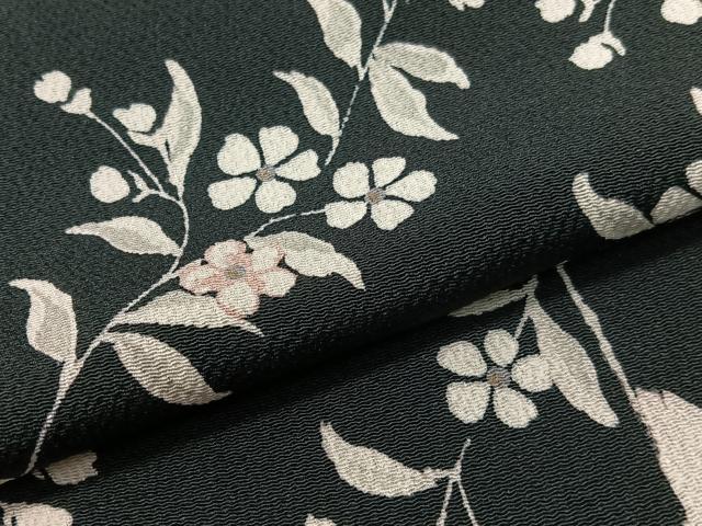平和屋着物●上質な小紋　型染め　草花文　黒地　金彩　鬼しぼ縮緬　正絹　逸品　未使用　CABD8223vp