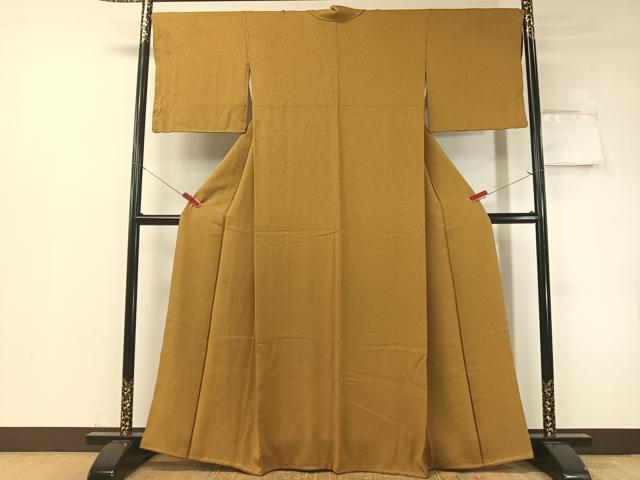 平和屋着物●上質な色無地　紋意匠　山吹茶色　正絹　逸品　CABD8325vp
