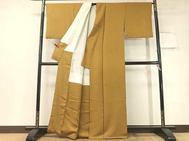 平和屋着物●上質な色無地　紋意匠　山吹茶色　正絹　逸品　CABD8325vp