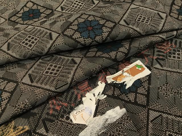 平和屋着物●本場大島紬　龍郷絣　菱花文　反端付き　正絹　逸品　CABD8347vp