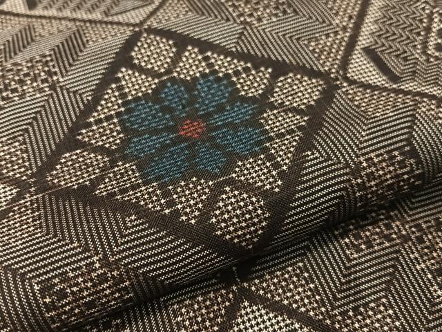 平和屋着物●本場大島紬　龍郷絣　菱花文　反端付き　正絹　逸品　CABD8347vp