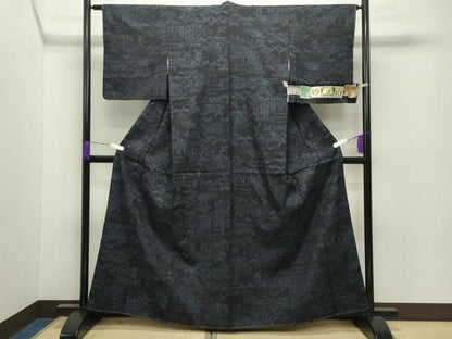 平和屋着物●本場結城紬　重要無形文化財　120亀甲　籬飛鶴花文　証紙付き　正絹　逸品　未使用　CABD8835gh