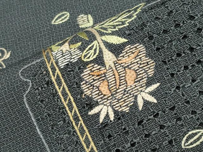 平和屋着物●中国三大刺繍　スワトウ刺繍　総刺繍　訪問着　本場大島紬地　花唐草文　正絹　逸品　CABD8846gh