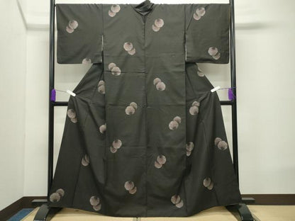 平和屋着物●本場大島紬　9マルキ　地空き　雪輪重ね文　正絹　逸品　CABD8965gh