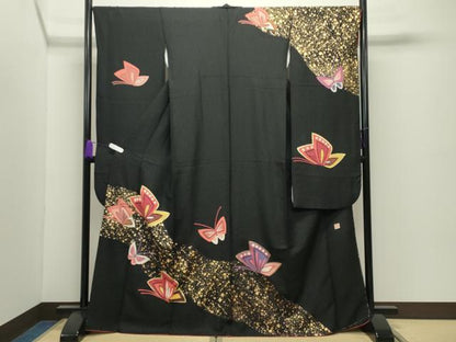平和屋着物●豪華振袖　作家物　舞蝶文　黒地　金彩　銀通し地　正絹　逸品　CABD8974gh