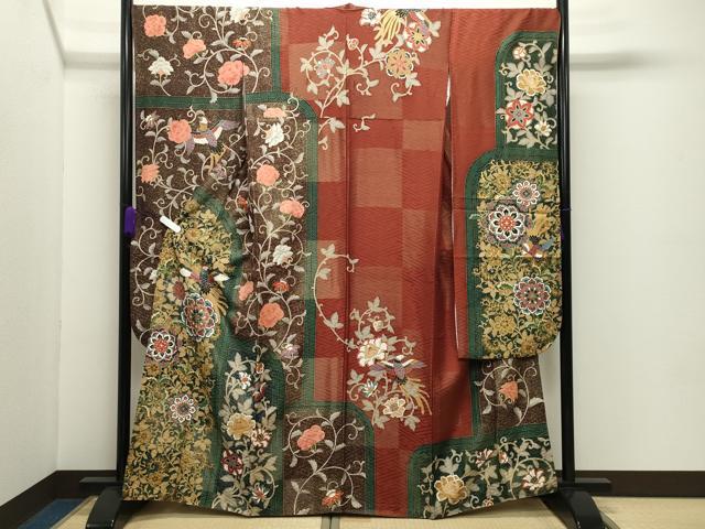 平和屋着物●英王室献上友禅作家　木下勝功　振袖　駒刺繍　鳳凰更紗花唐草文　金彩　金通し地　正絹　逸品　CABD8984gh