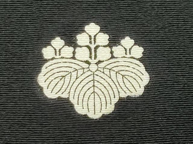 平和屋着物●豪華黒留袖　作家物　駒刺繍　籬鳳凰花文　金彩　正絹　逸品　CABD9002gh