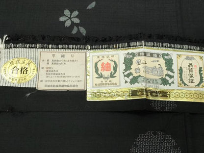 平和屋着物●結城紬　奥順　はたおり娘　80亀甲　飛び亀甲柄　雪輪重ね舞桜文　やまと誂製　証紙付き　ロング丈　正絹　逸品　CABD9025gh