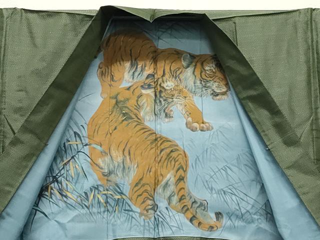 平和屋着物●男性　本場大島紬　アンサンブル　80亀甲　総詰め　羽裏:虎　正絹　逸品　CABD9081gh