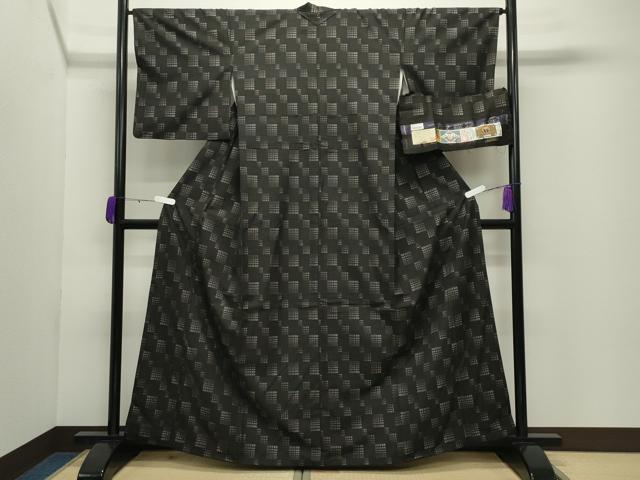 平和屋着物●本場大島紬　9マルキ　泥染め　吉祥文　つたえ織物謹製　証紙付き　正絹　逸品　CABD9083gh