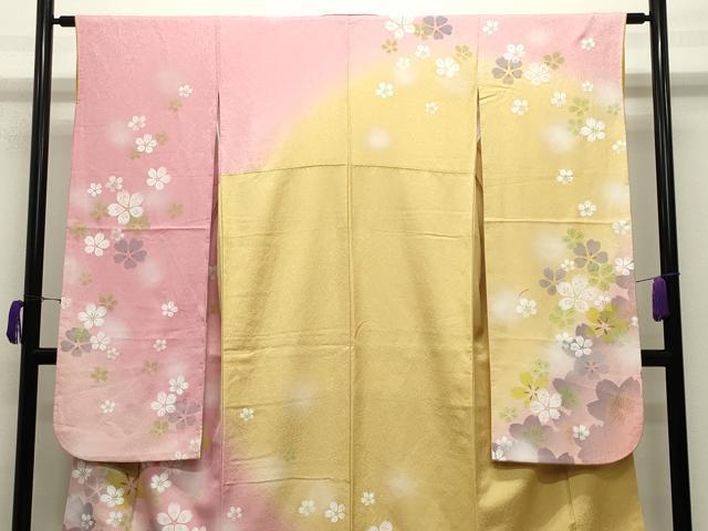 平和屋着物●豪華振袖　駒刺繍　舞桜文　暈し染め　金通し地　正絹　逸品　CABD9137gh