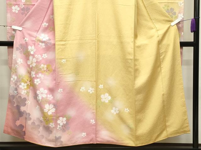 平和屋着物●豪華振袖　駒刺繍　舞桜文　暈し染め　金通し地　正絹　逸品　CABD9137gh