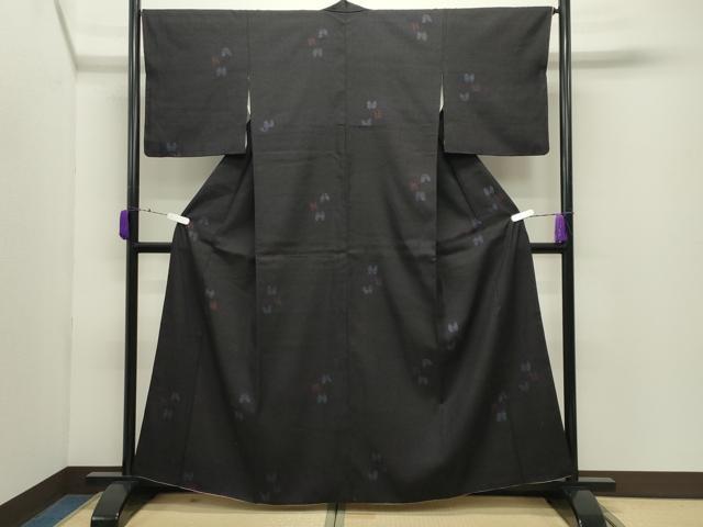 平和屋着物●本場結城紬　重要無形文化財　100亀甲　舞蝶文　正絹　逸品　CABD9199gh
