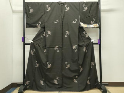 平和屋着物●本場大島紬　9マルキ　泥染め　地空き　舞蝶文　松永テツ子作　証紙付き　正絹　逸品　未使用　CABD9222gh