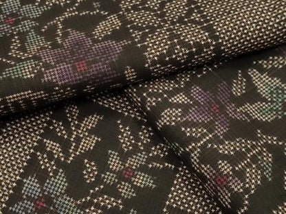 平和屋着物●本場大島紬　7マルキ　色紙重ね花文　正絹　逸品　未使用　CABD9301gh