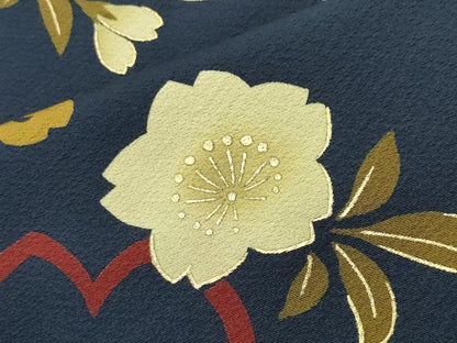 平和屋着物●豪華振袖　舞桜文　金彩　正絹　逸品　CABD9317gh