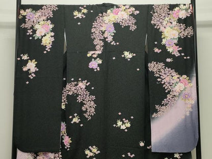 平和屋着物●豪華振袖　刺繍　舞花文　暈し染め　黒地　金銀糸　銀通し地　正絹　逸品　CABD9373gh