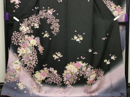 平和屋着物●豪華振袖　刺繍　舞花文　暈し染め　黒地　金銀糸　銀通し地　正絹　逸品　CABD9373gh