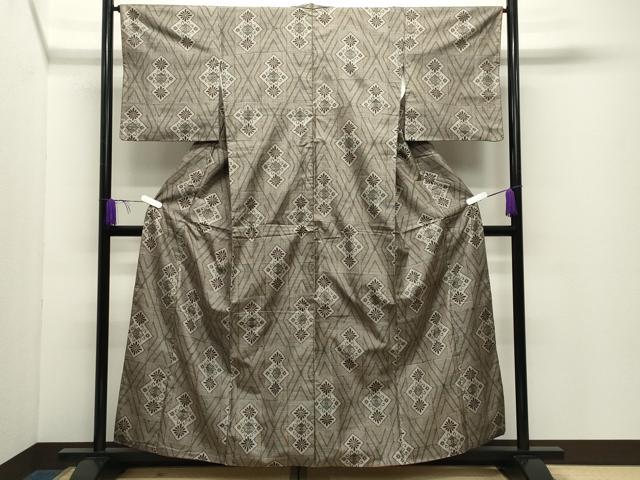 平和屋着物●本場大島紬　割り込み絣　菱花唐草文　正絹　逸品　CABD9411gh