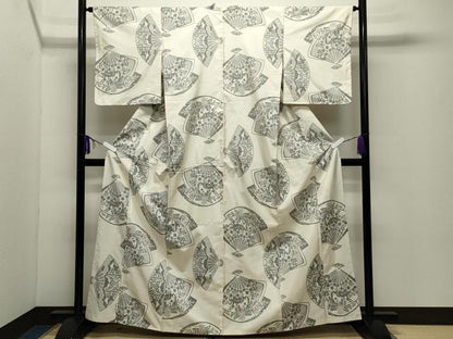平和屋着物●本場大島紬　白大島　9マルキ　扇面動物草花文　正絹　逸品　CABD9416gh