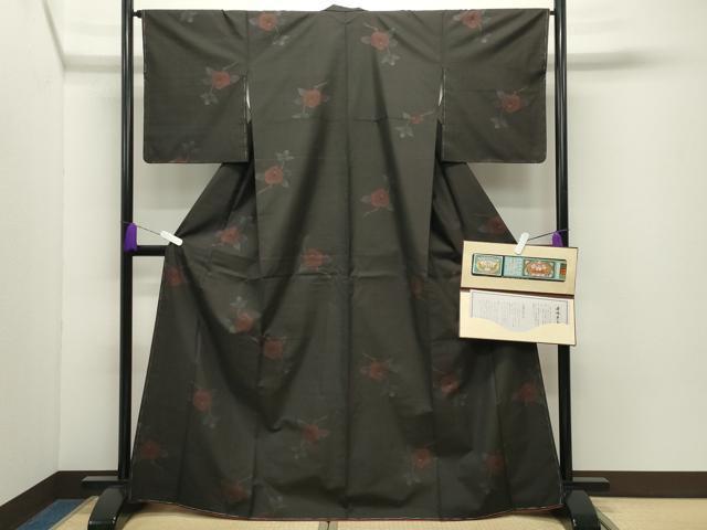 平和屋着物●本場大島紬　9マルキ　泥染め　枝椿　恵大島紬織物謹製　証書付き　正絹　逸品　未使用　CABD9483gh