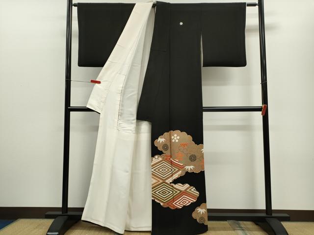 平和屋着物▼豪華黒留袖　駒刺繍　雲取り吉祥唐草文　金彩　正絹　逸品　CABD9601ze
