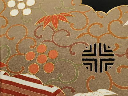 平和屋着物▼豪華黒留袖　駒刺繍　雲取り吉祥唐草文　金彩　正絹　逸品　CABD9601ze