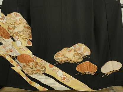 平和屋着物■豪華黒留袖　駒刺繍　飛鶴宝尽くし松花文　金彩　正絹　逸品　CABD9664ze