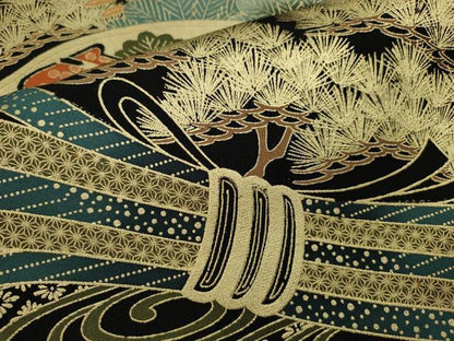 平和屋着物■豪華黒留袖　駒刺繍　地紙重ね束ね熨斗吉祥花文　金彩　鈴乃屋扱い　正絹　逸品　CABD9959ze