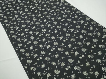 平和屋着物●六通柄袋帯　ふくら雀　舞葉文　黒地　正絹　逸品　CABE0214hy