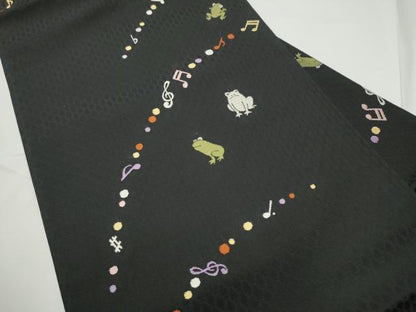 平和屋着物●九寸名古屋帯　唐織　カエル　音符　黒地　正絹　逸品　CABE0274hy