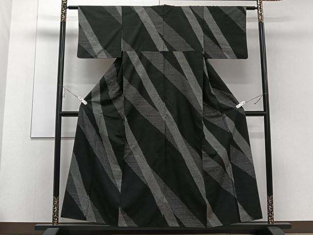 平和屋着物■上質な紬 斜線文 黒地 正絹 逸品 CABE0410xi