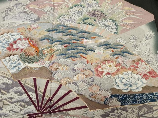 平和屋着物■豪華黒留袖　駒刺繍　尾長鳥扇面花文　暈し染め　金彩　正絹　逸品　CABE1865ev
