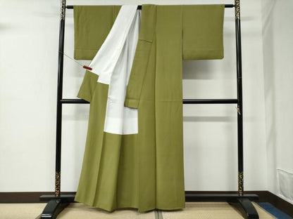 平和屋着物●上質な色無地　鶯色　正絹　逸品　CABE2109yc